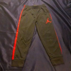 Boys size 5-6Y Jordan sweatpants